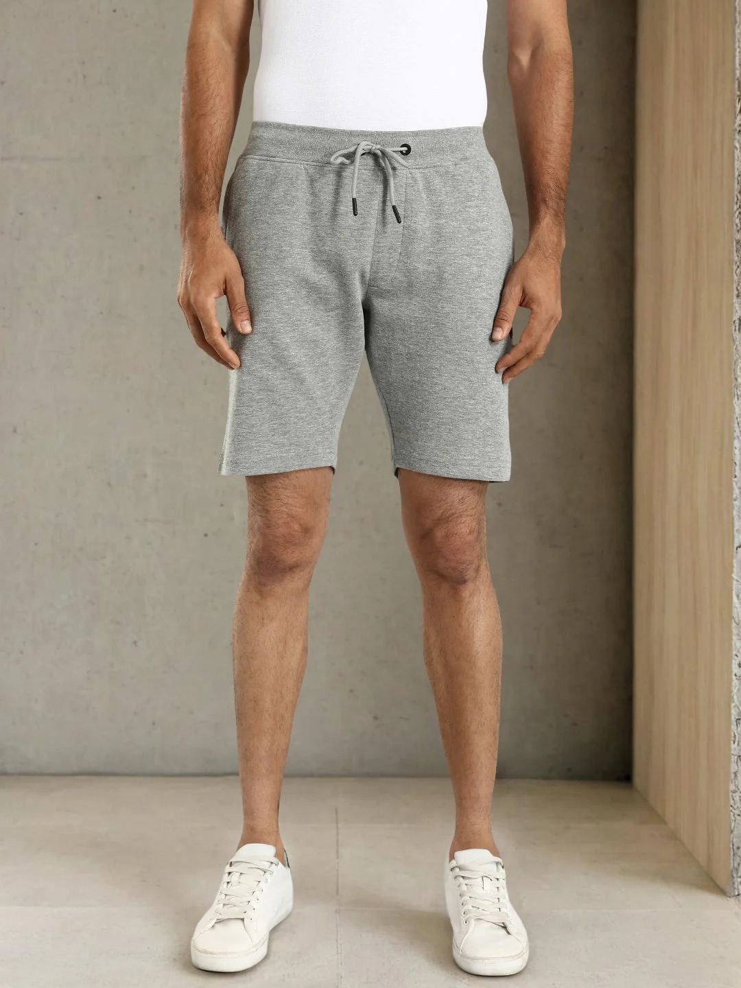 Indian Terrain Men's Regular Fit Solid Grey Shorts